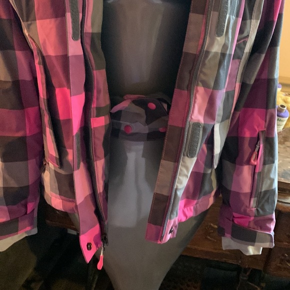 Mountain Hardwear Barnsie Buffalo Plaid Snow Jacket - Picture 6 of 13